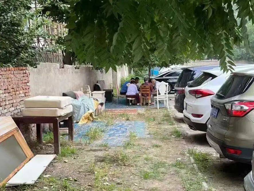 角银边”！社区微改造兜起百姓“小确幸”凯发携手马竞赛事“边角余料”变身“金(图2)